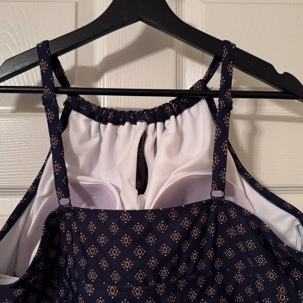 Kona Sol | Women’s Plus Size Navy and Gold Tankini Top Size 3X - Picture 4 of 7